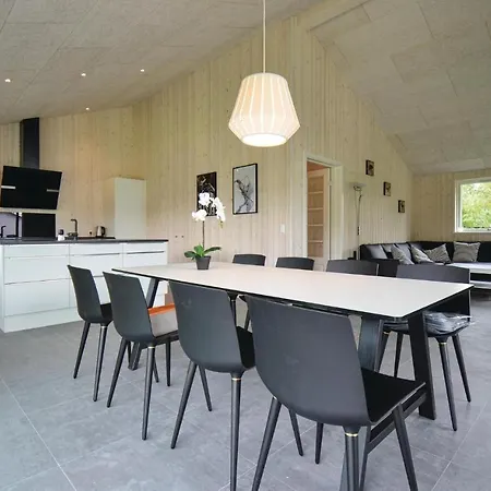 Four Bedroom Holiday In Feriehus Ebeltoft