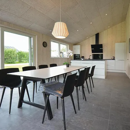 Four Bedroom Holiday In Feriehus Ebeltoft