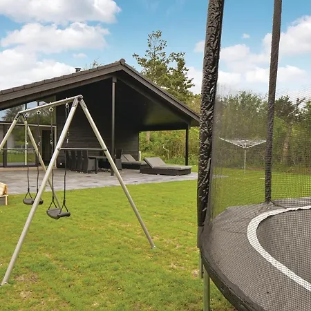 Four Bedroom Holiday In * Ebeltoft