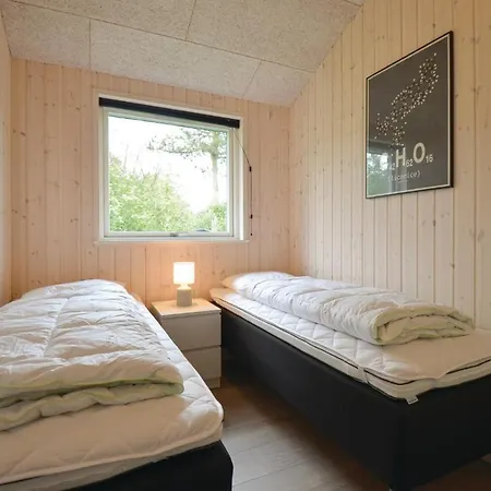 Four Bedroom Holiday In * Ebeltoft