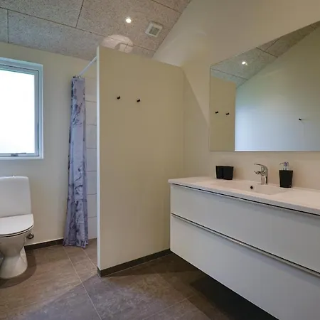 Four Bedroom Holiday In Ebeltoft
